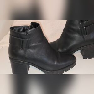 Naturalizer Black Winter & Rain Boots size 9 Black Veeda
